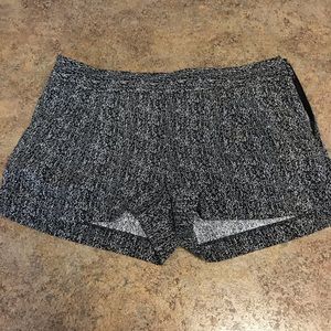 Black and white pattern express dress shorts